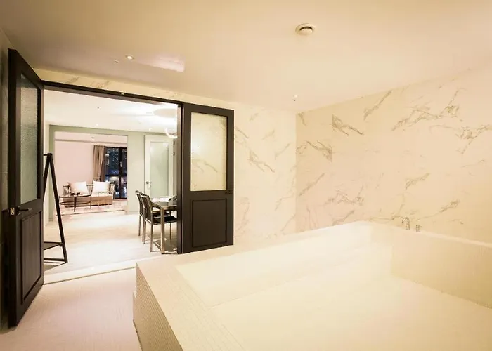 Trang Blue 3*